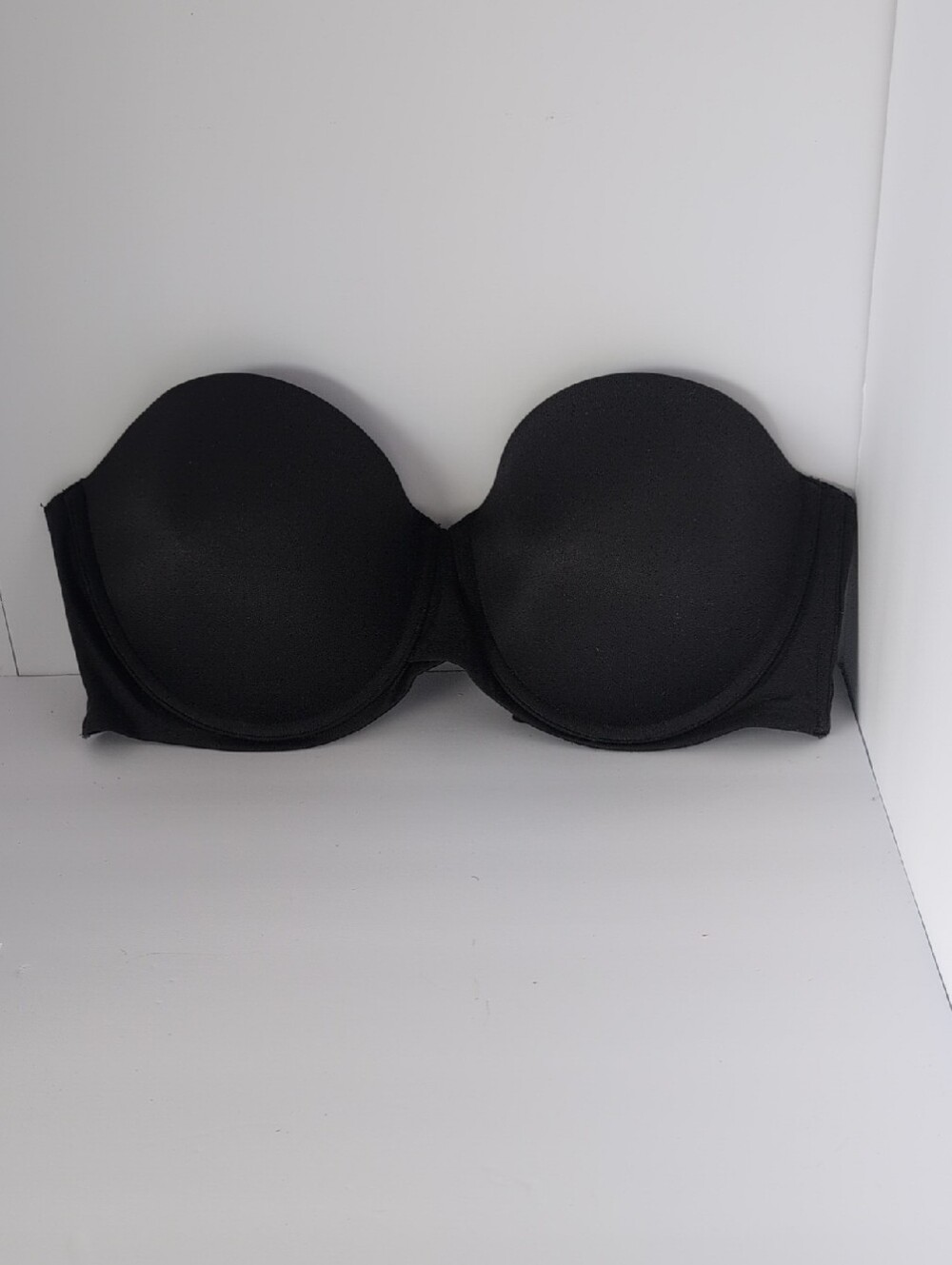 Maidenform Black Strapless Smooth Molded Bandeau Bra